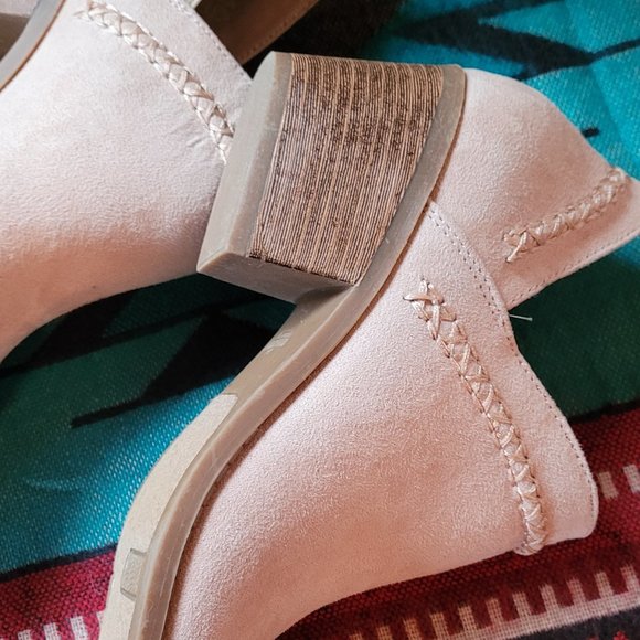 Fergalicious Booties - Picture 4 of 4